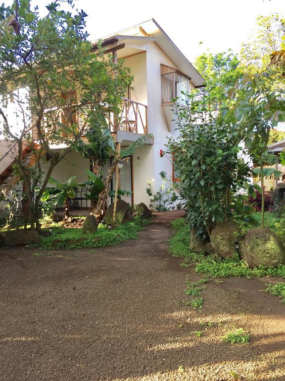 Hostal Marari Hanga Roa Exterior photo